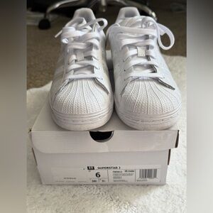 Adidas superstar J, shell toe, white